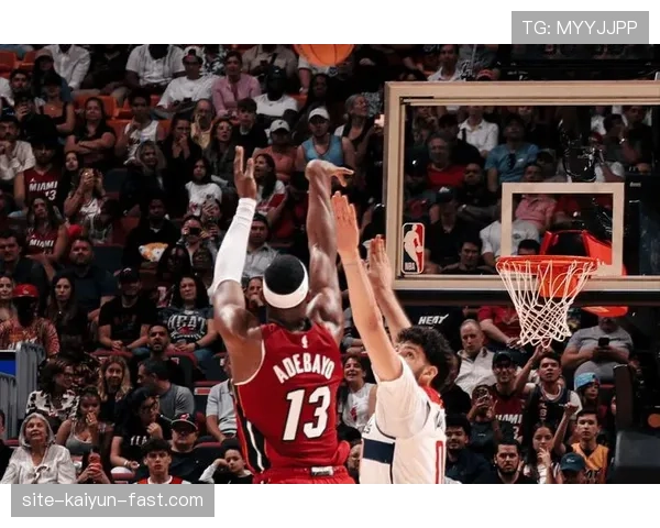 埃文·莫布里利用挡拆创造机会提升内线得分效率明显超越同位置对手