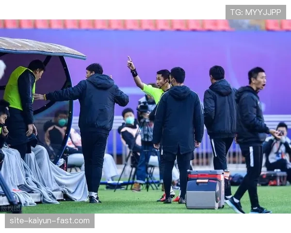 违规换人判罚：裁判认定与处理替补违规的具体标准